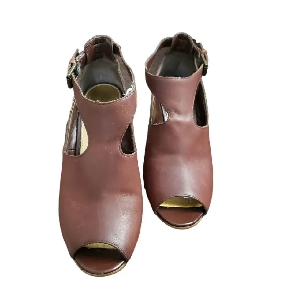 Lauren Ralph Lauren Hannie Wedge Pump Size 5B